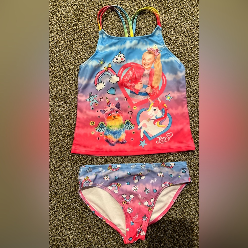 Girl Bathing Suit !